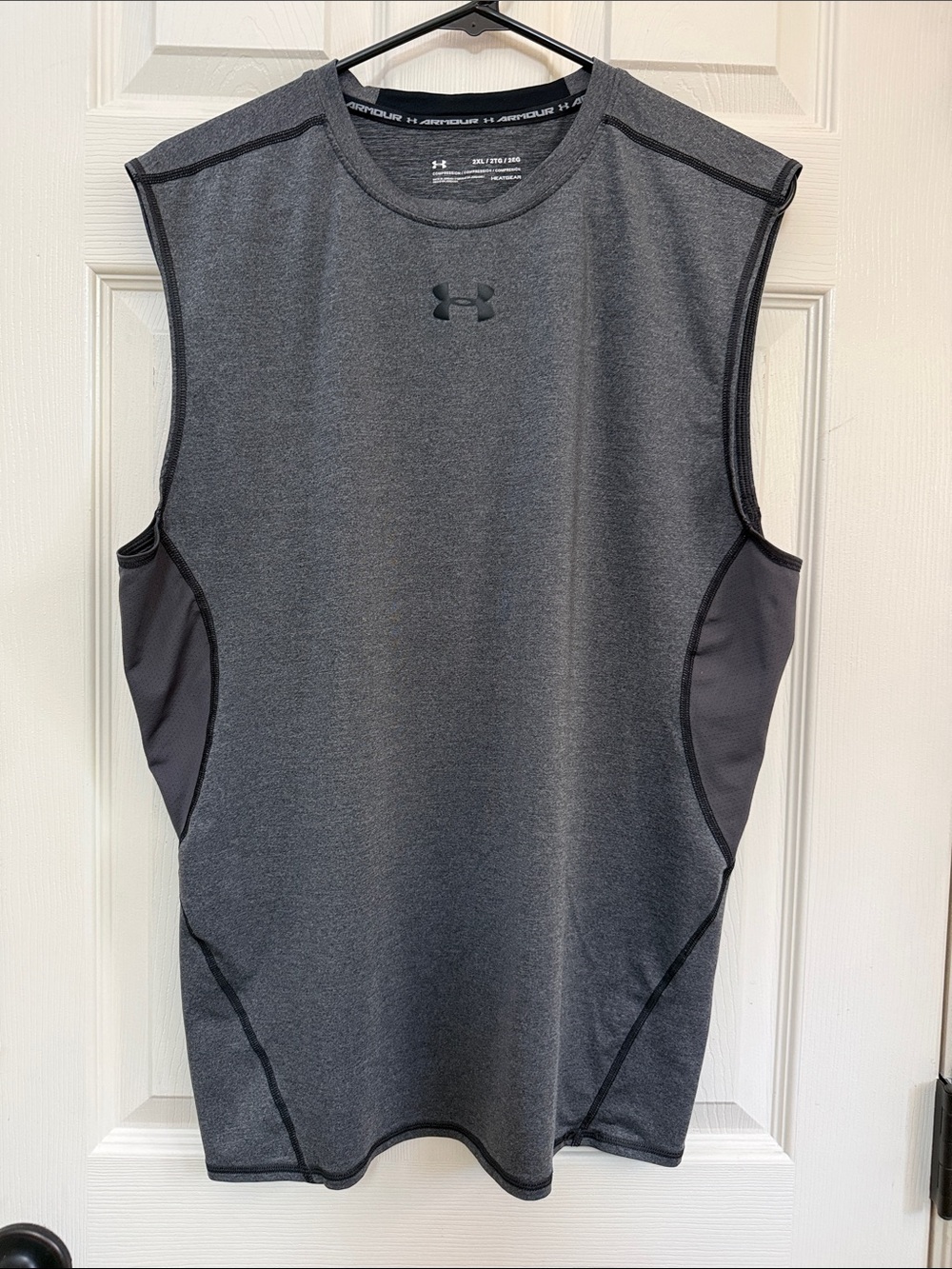 Under Armour Men’s Sleeveless Compression Training Top - Charcoal Gray